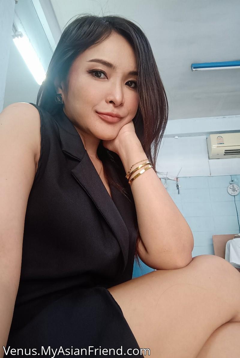 April Glam, Your Lucky Month